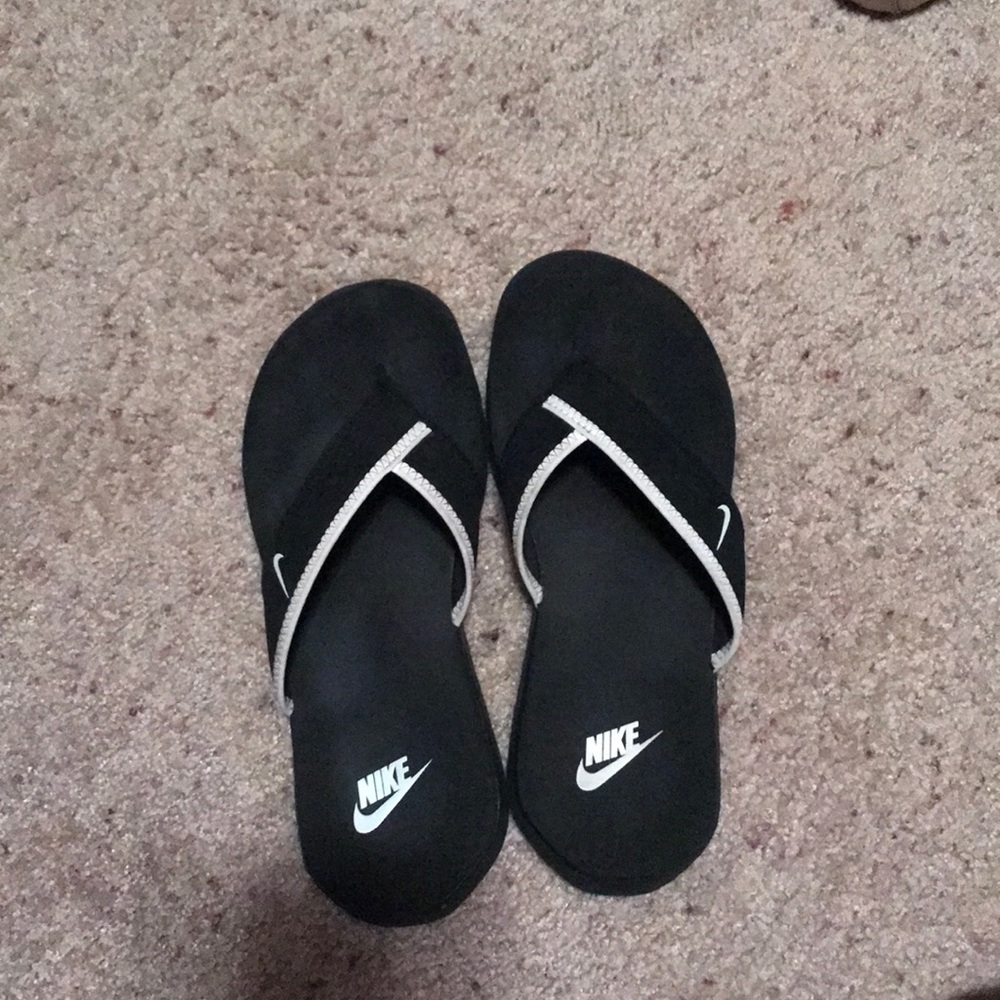 Nike flip flops